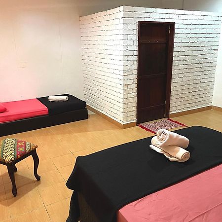 Home Sol Guesthouse Пантай Ченанг Екстериор снимка