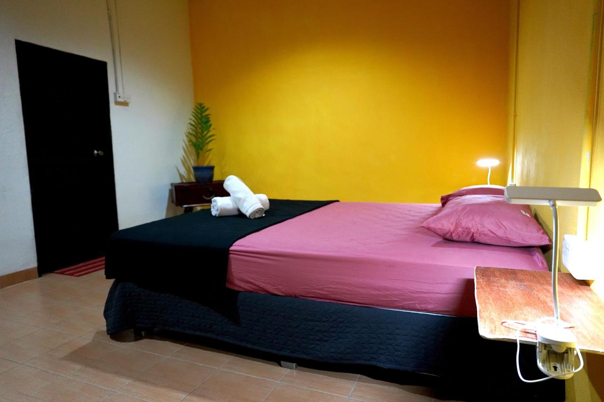 Home Sol Guesthouse Пантай Ченанг Екстериор снимка