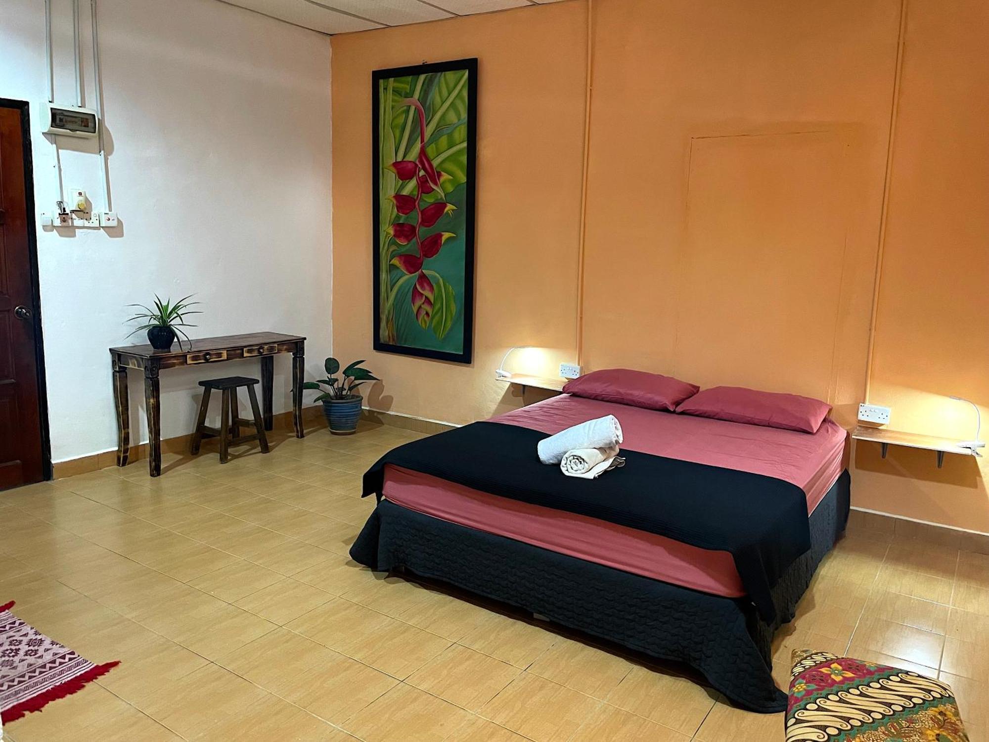 Home Sol Guesthouse Пантай Ченанг Екстериор снимка