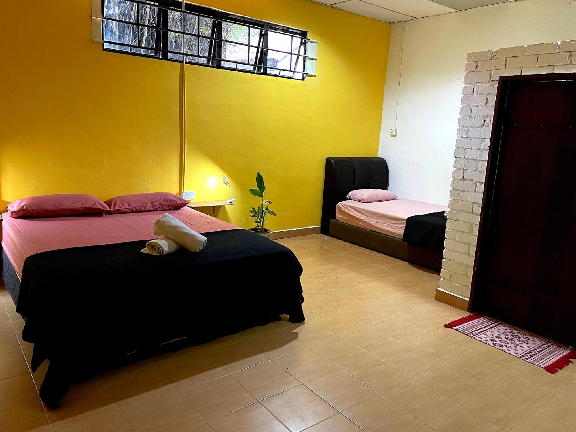 Home Sol Guesthouse Пантай Ченанг Екстериор снимка