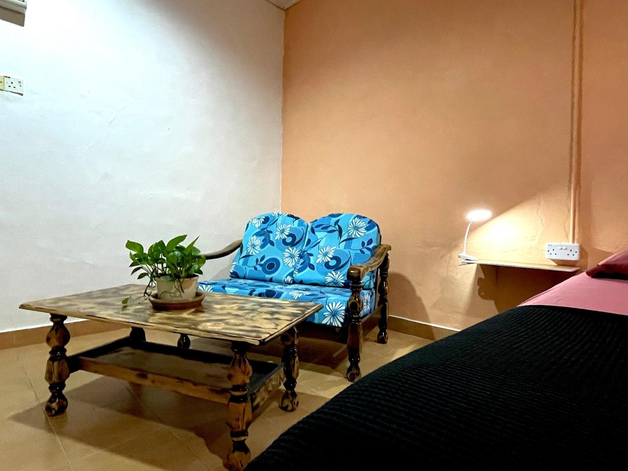 Home Sol Guesthouse Пантай Ченанг Екстериор снимка